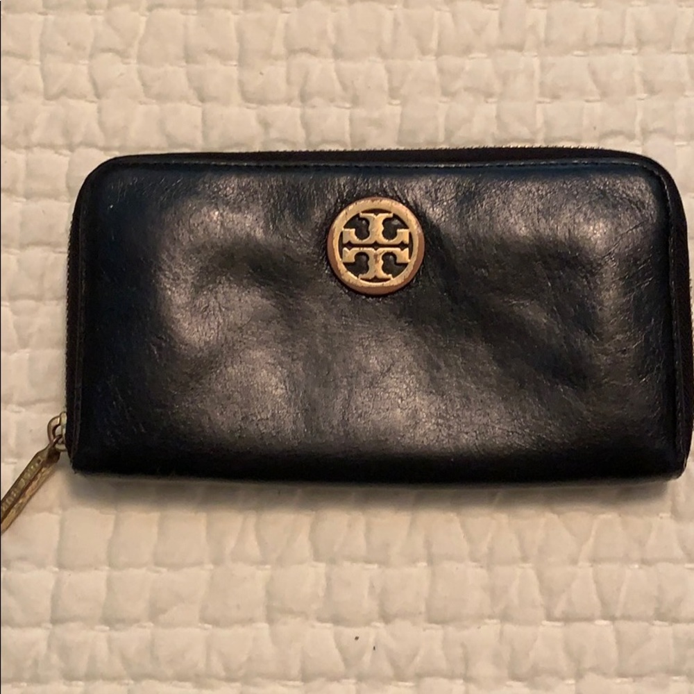 Tory Burch zip around wallet